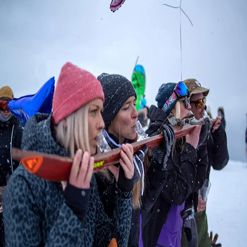 1 Schnapsglas In Ski Form Mit Bindung Und Umhängeband Der Absolute Hingucker – Bild 5