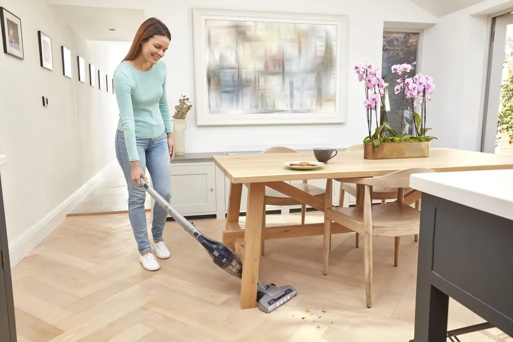 Black & Decker Akkusauger SVB520JW 2in1 Boden- Und Handsauger, 18 Volt – Bild 2