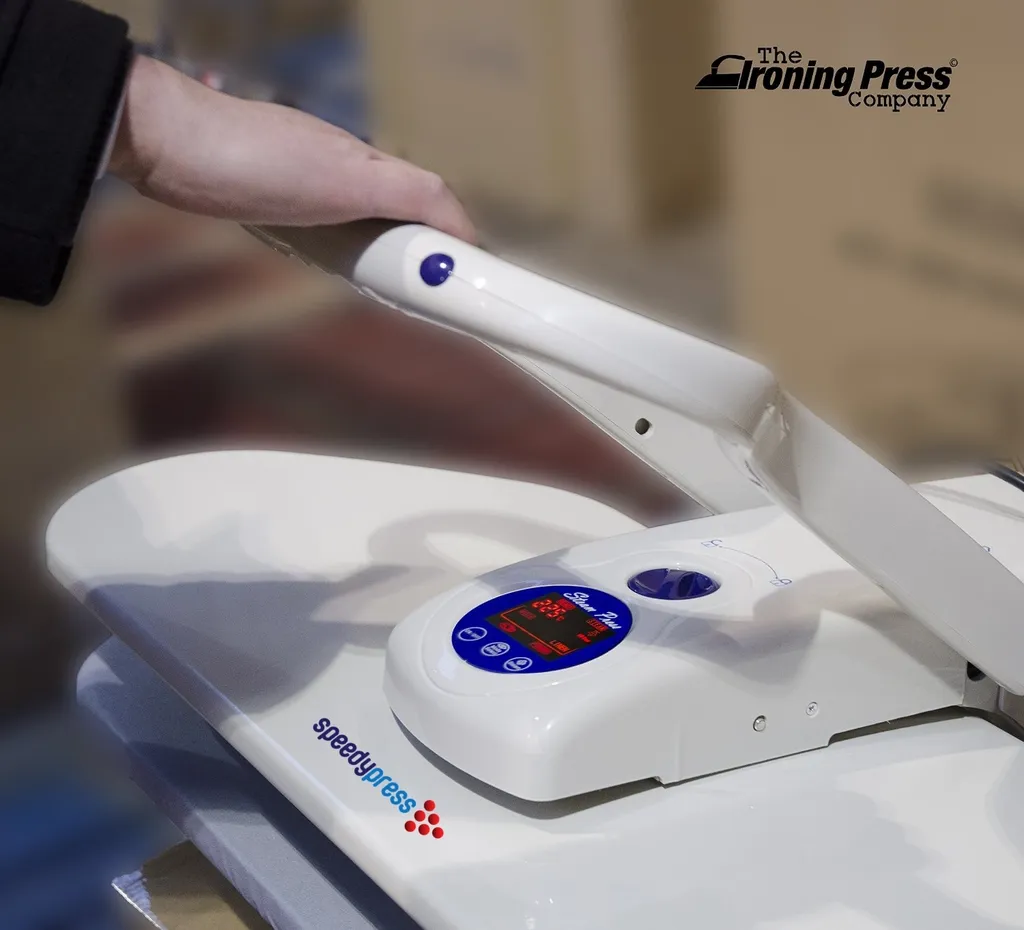 Dampfbügelpresse Ultra XL Von Speedypress - Die Größte & Fortschrittschlichste Heimdampfbügelpresse In Europa (90cm Y 31cm; 2.200watt) Für Superschnelles Bügeln (+ Ersatzabdeckung & Schaumstoff-Unterfilz UVP 45,00 € + Weiteres Zubehör GRATIS) – Bild 6